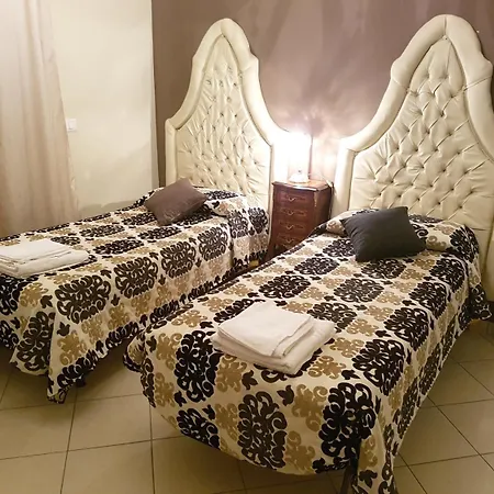 Bed & Breakfast Torre Dei Saraceni 3*