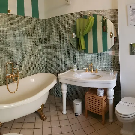 Torre Dei Saraceni Bed & Breakfast 3*