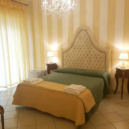 فندق مبيت وإفطار Torre Dei Saraceni 3*