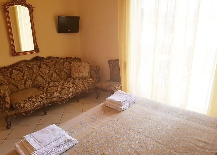 Alojamento de Acomodação e Pequeno-almoço Torre Dei Saraceni