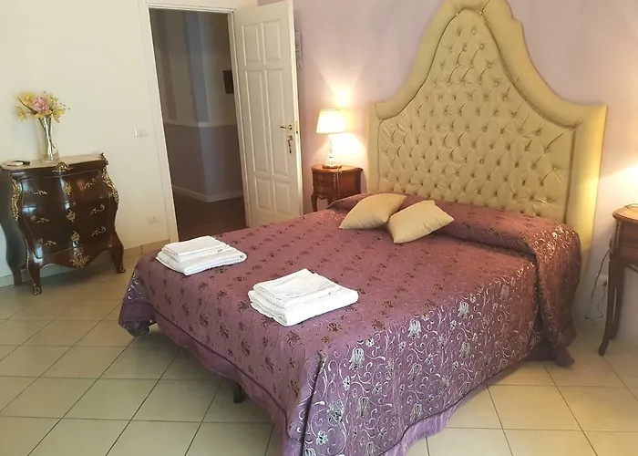 Alojamento de Acomodação e Pequeno-almoço Torre Dei Saraceni Marina di Gioiosa Ionica